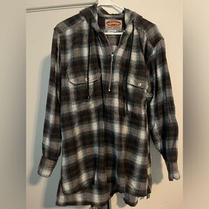 Paragraff men’s long sleeved shirt with hoodie.